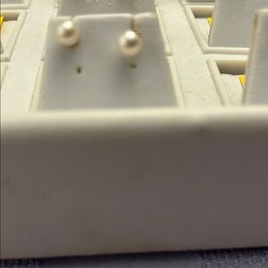 Chic Pearl Stud Earrings